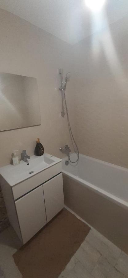 Apartament Central. Bloc Nou. Apartman Bákó Kültér fotó